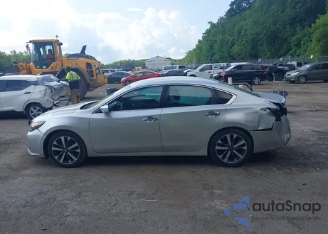 2017 Nissan Altima 2.5 Sr из США, поврежденный, VIN 1N4AL3AP1HC150496